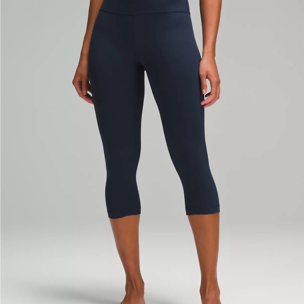 Lululemon Align Crop 19 inches size Medium